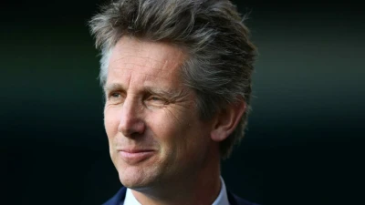 Van der Sar, l'ex portiere resta in terapia intensiva. "Condizioni stabili ma preoccupanti". La nota dell'Ajax