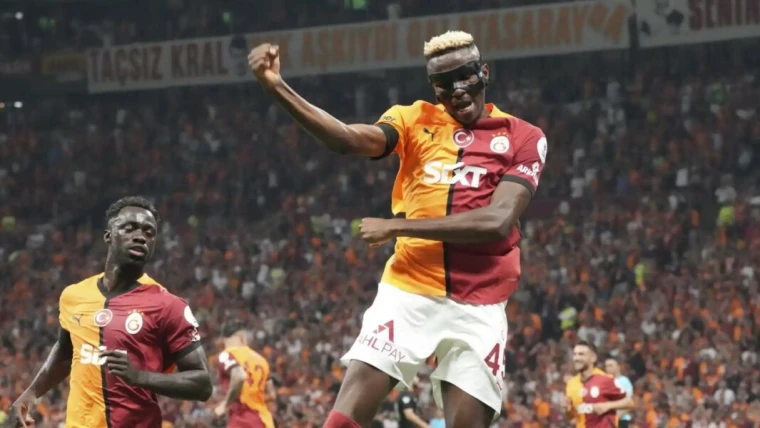 Calciomercato Napoli, Juventus in pressing per Osimhen: De Laurentiis pone il veto