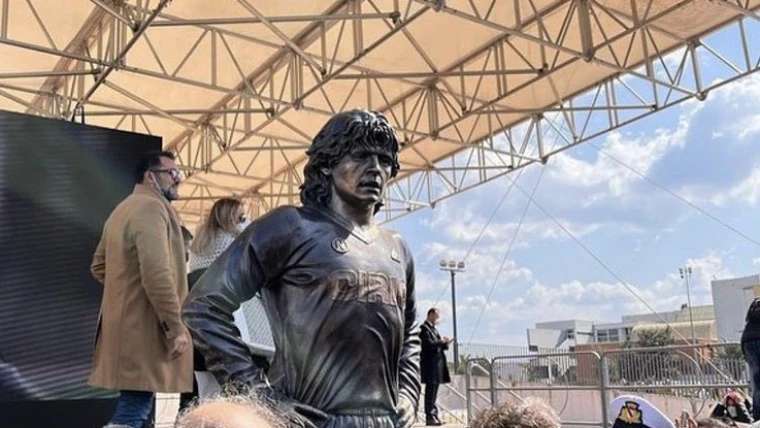 Napoli, aggiornamenti sulla questione riguardante la statua di Maradona
