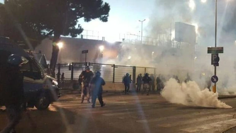 Atto vile e vergognoso: questo non ha nulla a che fare con il calcio!