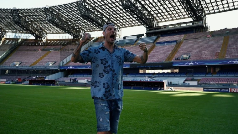 VIDEO - Clementino e Mertens scherzano sui social