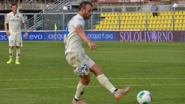 Lecce-Vicenza, il salentino Majer insulta la madre (morta da poco) di Meggiorini e si pente: "Scusa Riccardo"