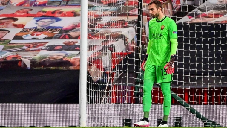 Roma, Pau Lopez out tre mesi: sabato intervento alla spalla, stagione finita