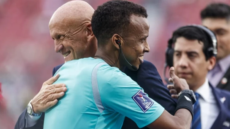 Mondiali 2026, il caso dell’arbitro somalo respinto negli USA: il ritorno a Mogadiscio tra applausi e amarezza