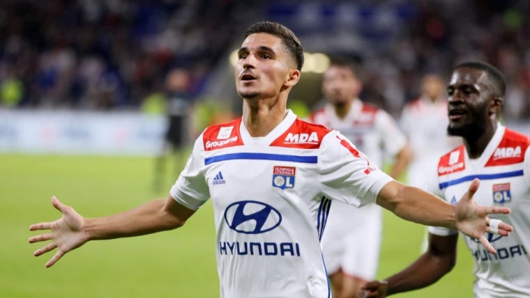 Le formazioni ufficiali delle gare serali: Fuori Aouar nella Roma, Baroni si affida a Folorunsho