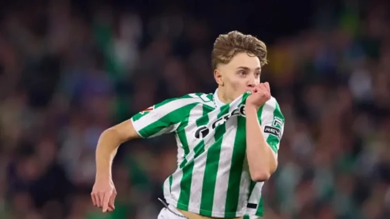 Como, il nuovo talento Jesus Rodriguez: chi è l’esterno spagnolo arrivato dal Betis Siviglia per conquistare la Serie A